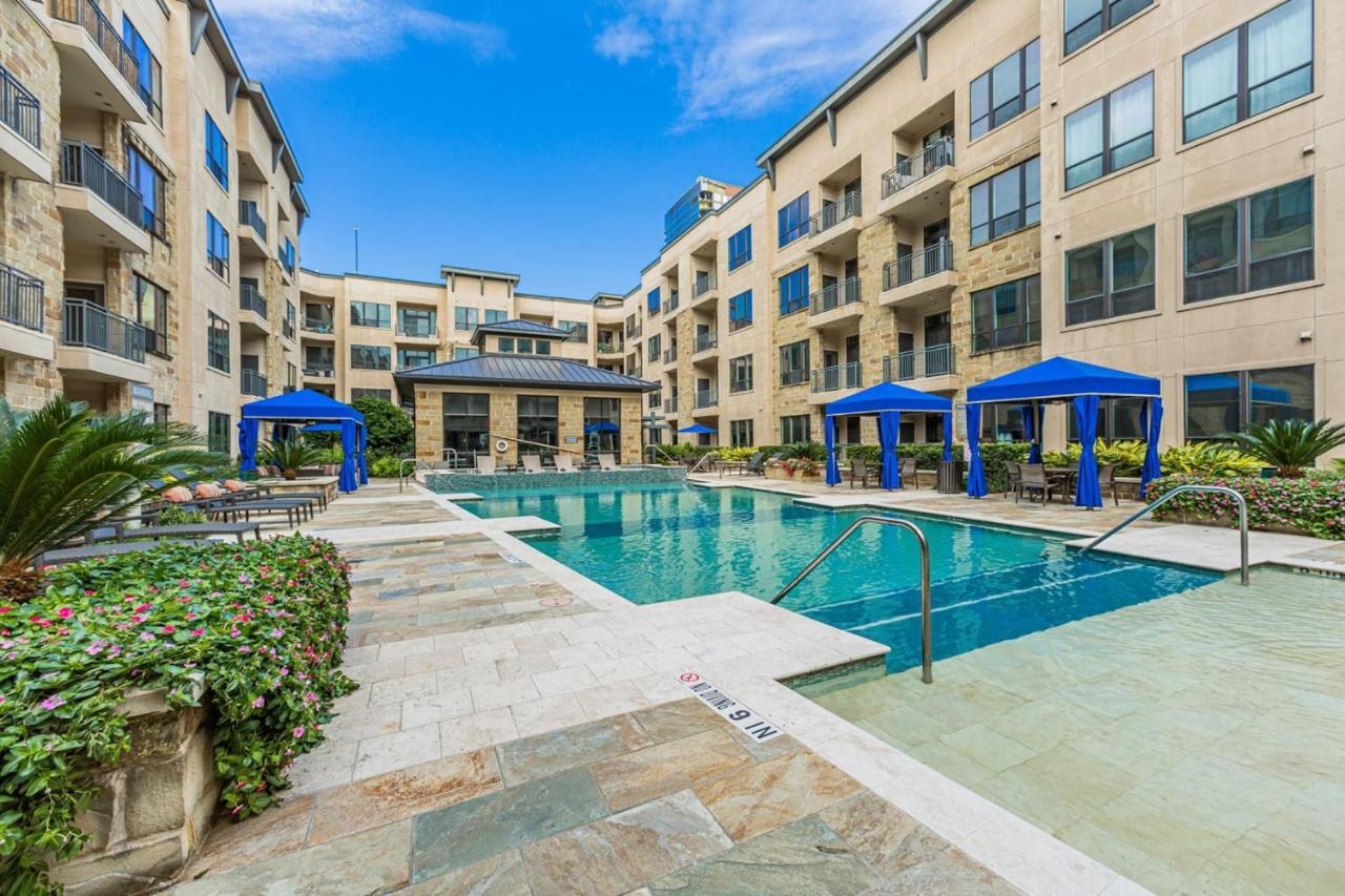 Urban Oasis Your Perfect Getaway In The Heart Of Downtown! Apartment Houston Exterior photo